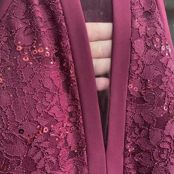 MERLOT HALTER LACE DRESS W/ ILLUSION CUT - Picture 3 of 10